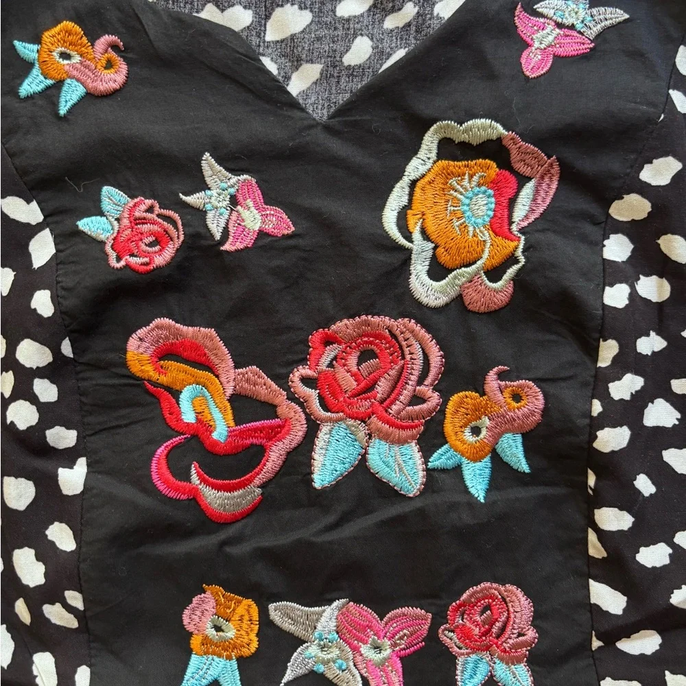 Kirundo Black & White Animal Print Floral Embroidered Ruffle Sleeve Dress Boho M - Picture 2 of 5